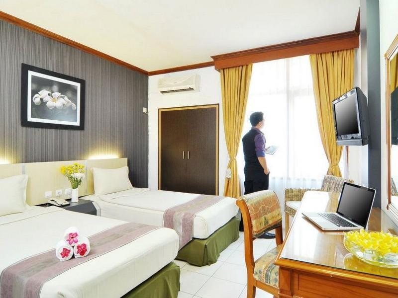 Hotel Cirebon Plaza Εξωτερικό φωτογραφία